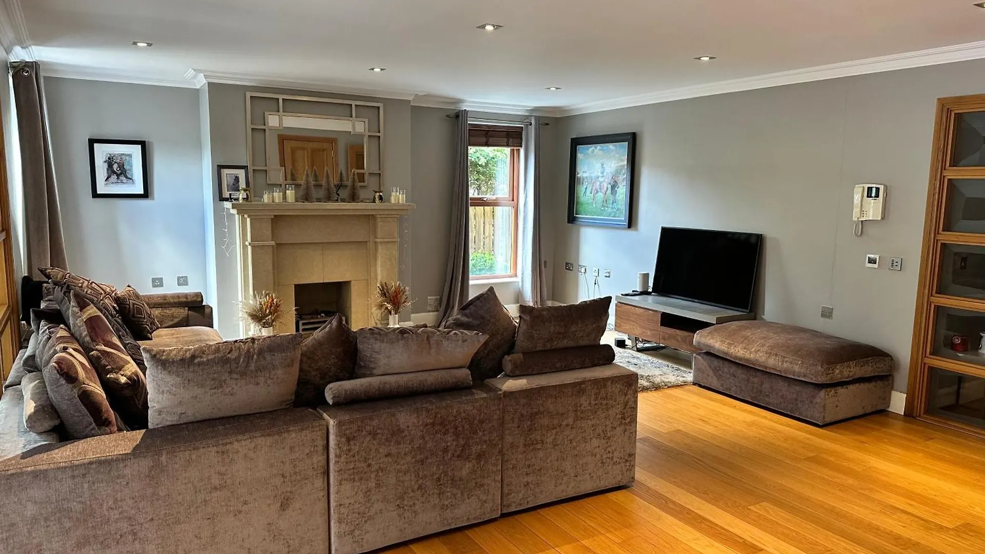 Bright, Tranquil, City Apartment Belfast