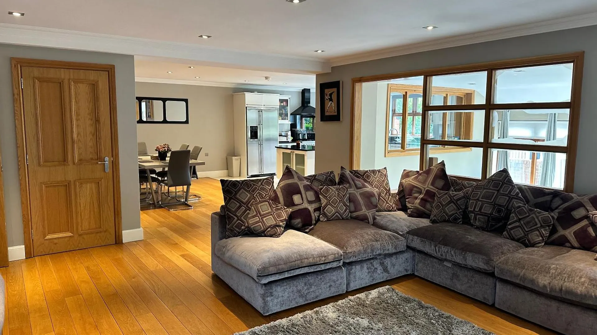Bright, Tranquil, City Apartment Belfast