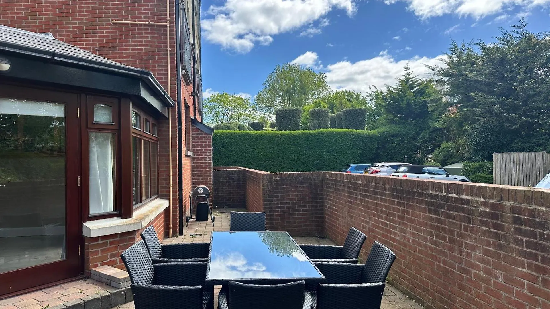 Bright, Tranquil, City Apartment Belfast